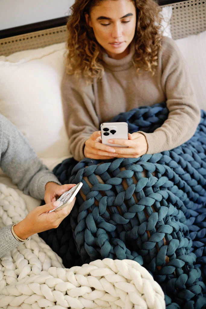 Nuzzie : Knit Weighted Blanket - Image 46