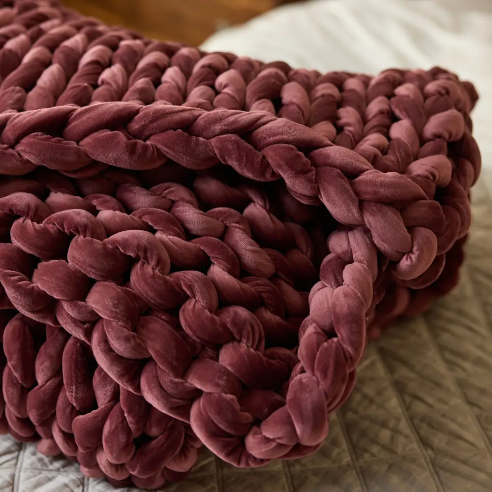Nuzzie : Velvet Weighted Blanket - Image 12