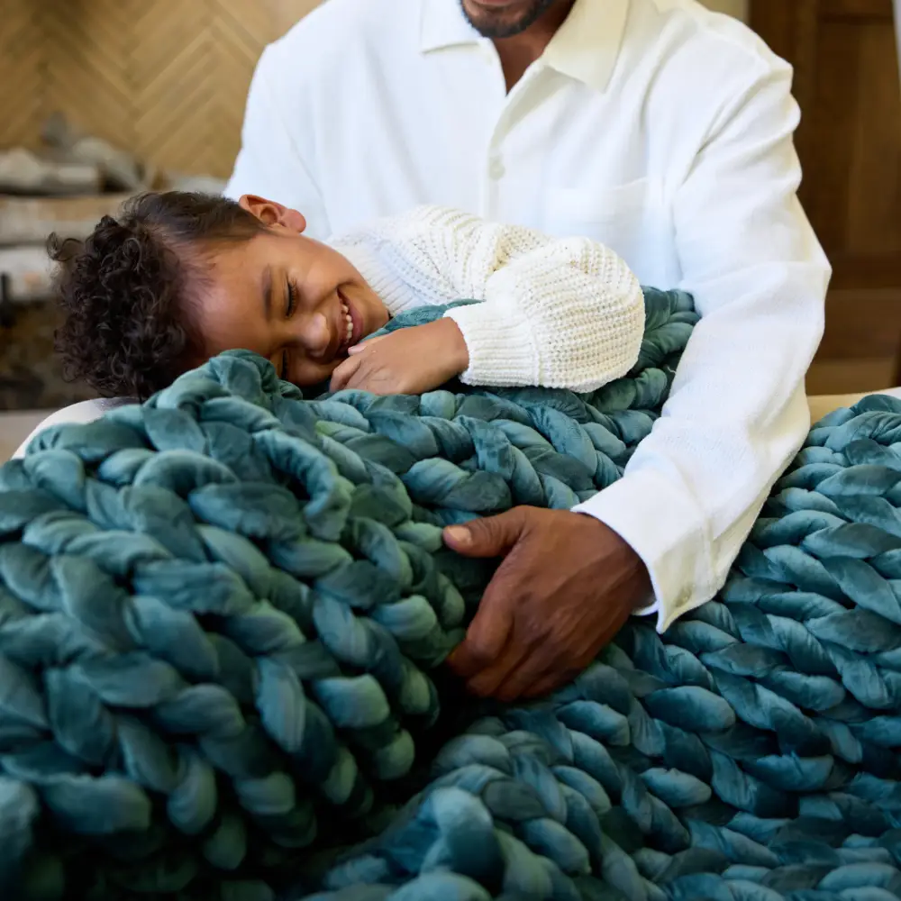 Nuzzie : Velvet Weighted Blanket - Image 17