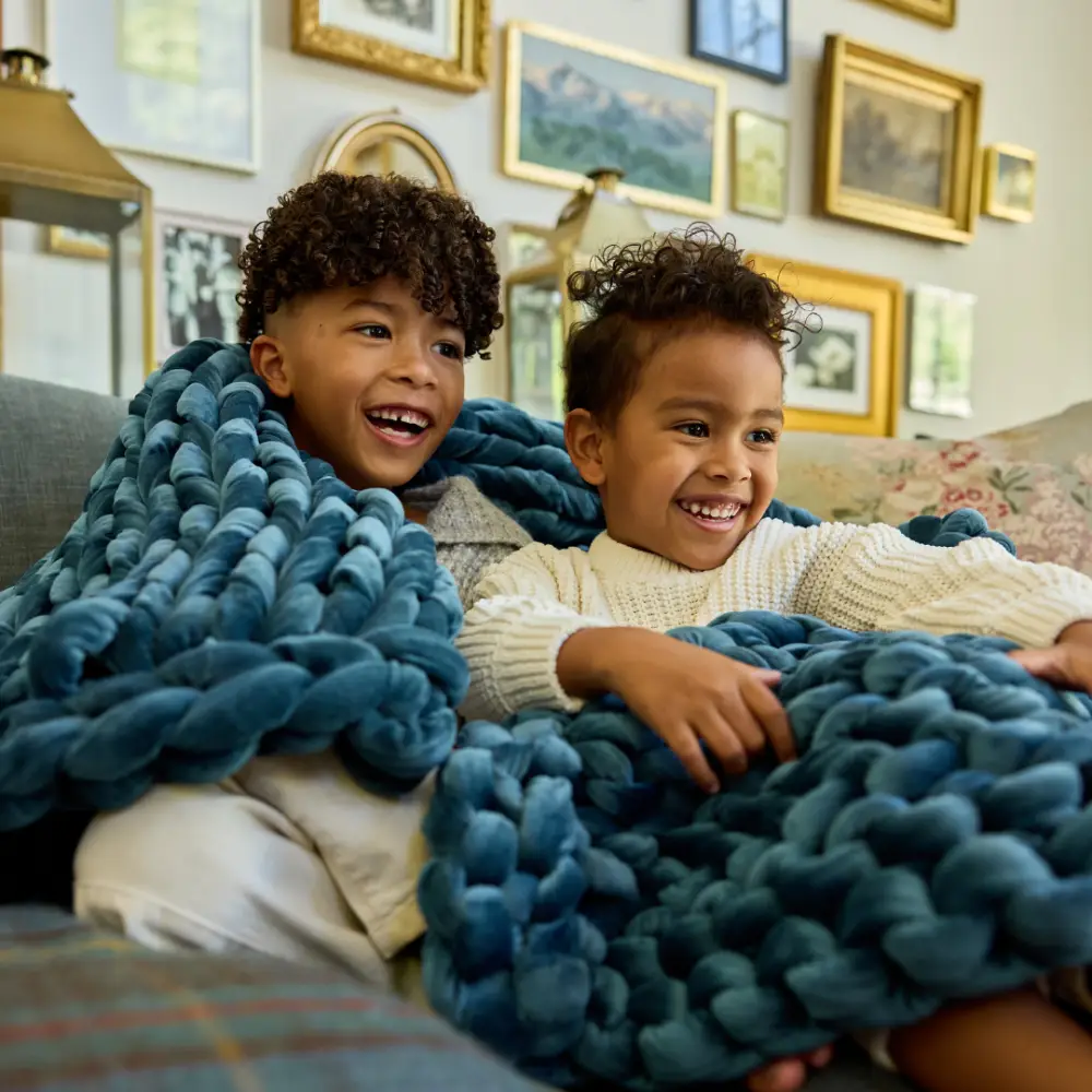 Nuzzie : Velvet Weighted Blanket - Image 18