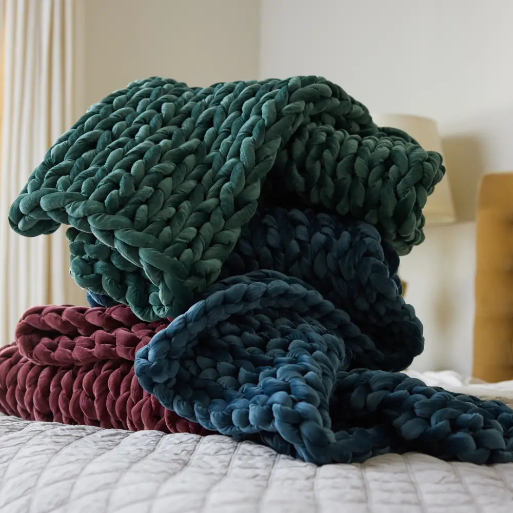 Nuzzie : Velvet Weighted Blanket - Image 7